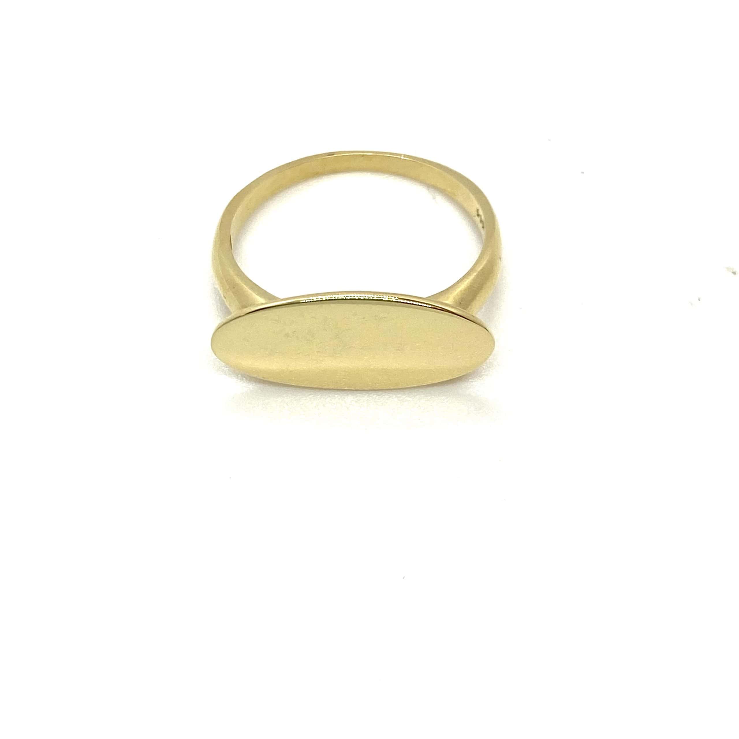 Oval chevalier shining ring — Melina Fachidis